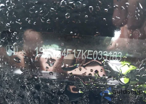 2019 Honda Insight Lx z USA, uszkodzony, nr VIN 19XZE4F17KE033183